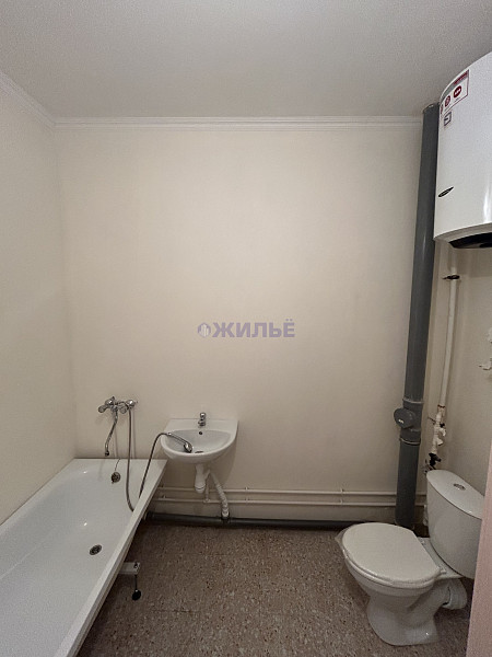 продам двух комнатную квартиру