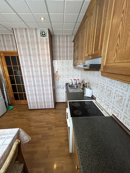 продам трех комнатную квартиру