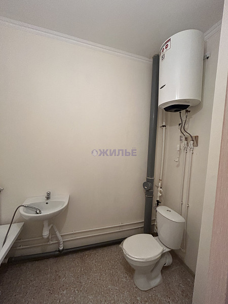 продам двух комнатную квартиру
