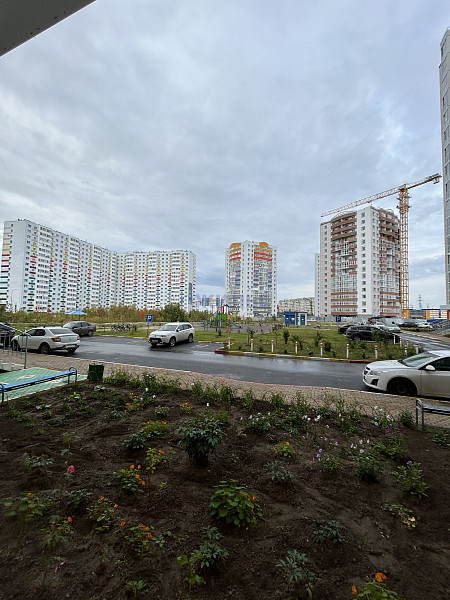 продам двух комнатную квартиру
