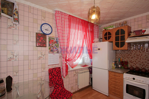 продам комнату в 3х комнатной  квартире
