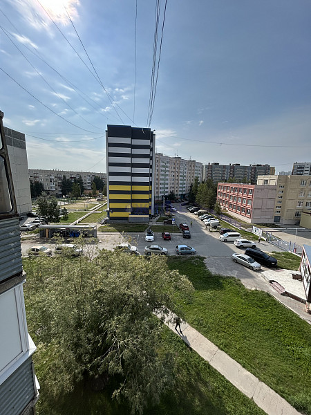 продам трех комнатную квартиру